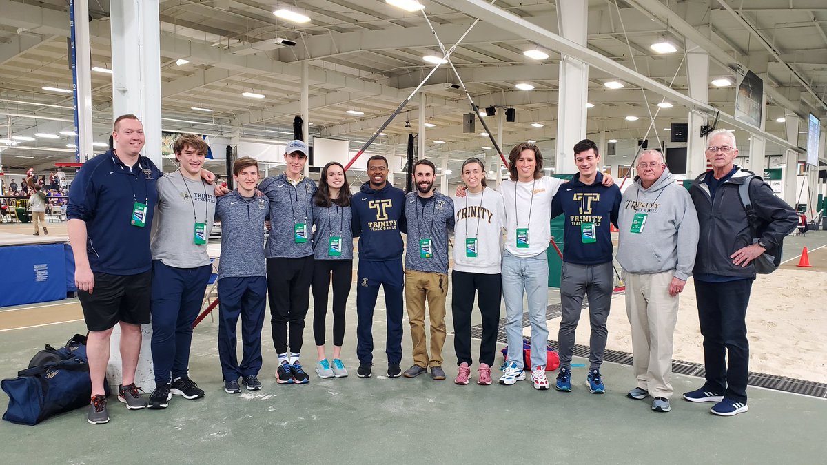 TrincollTrack's tweet photo. A great crew at the DIII NCAA National Championships! #d3tf #rollBants https://t.co/EBDeNlXNzu