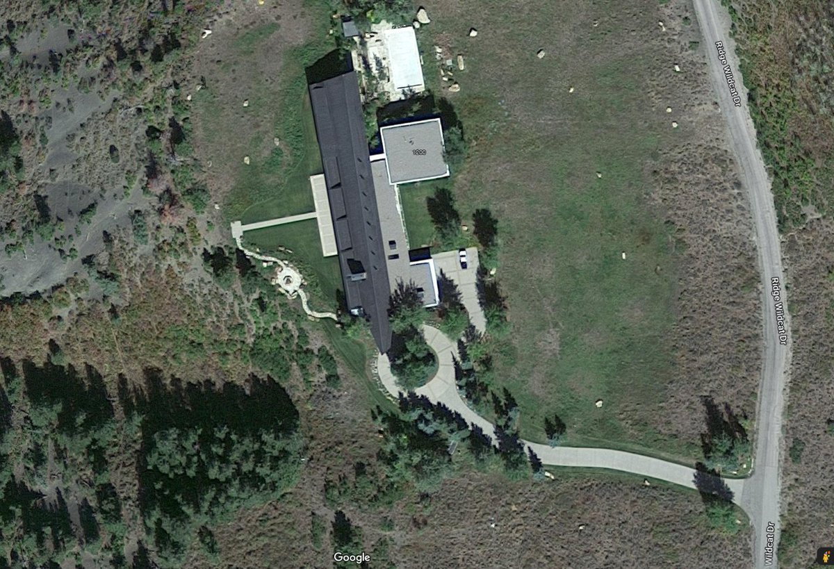 SeoWebDevNfts's tweet photo. @alexzfinley I can give you ALL addresses of properties he owns in Colorado, begining with 1st one at 24mil #Abramowitsch #Abramovic https://t.co/1RlvEUo6jH