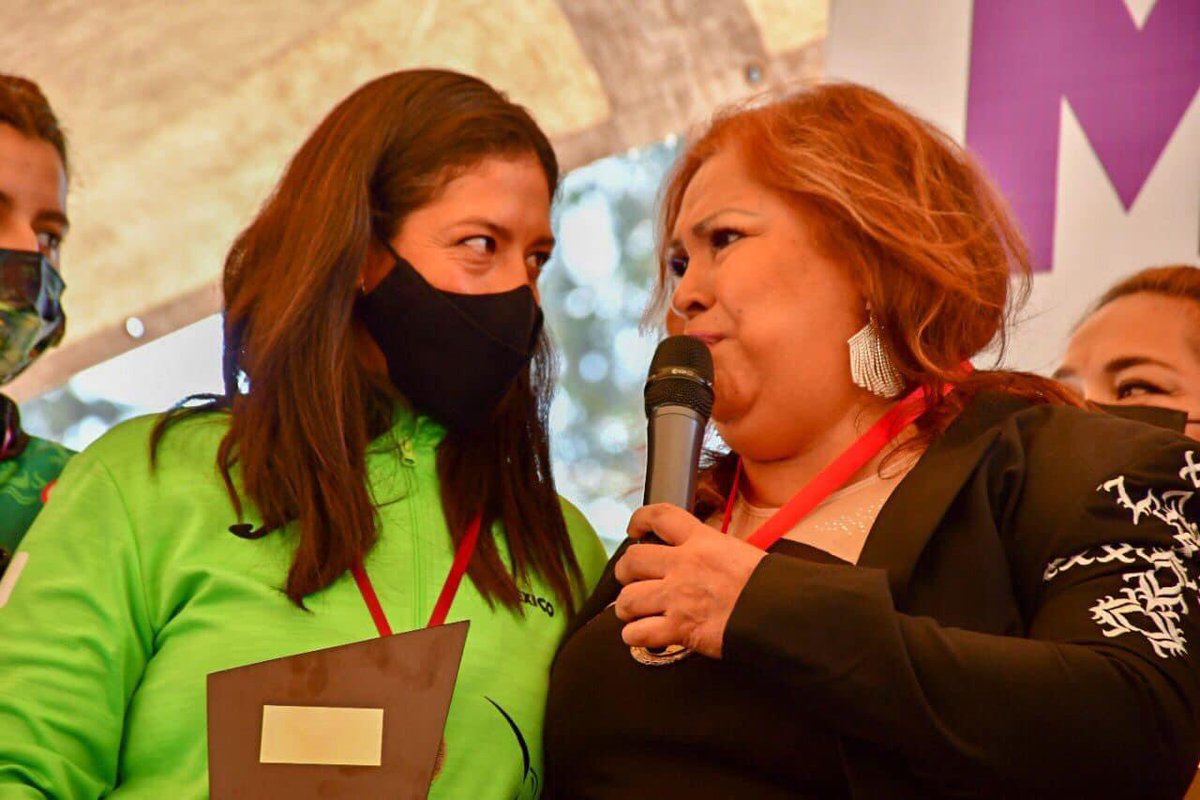 bereheca's tweet photo. En el marco del Día Internacional de la Mujer, #MUJEResTRANSFORMACIÓN llevamos a cabo en el Bosque de #Tláhuac, un emotivo evento homenaje, para mujeres deportistas que en distintas disciplinas nos han otorgado triunfos y satisfacción. 

¡Gracias campeonas! https://t.co/77rgxH8LHN