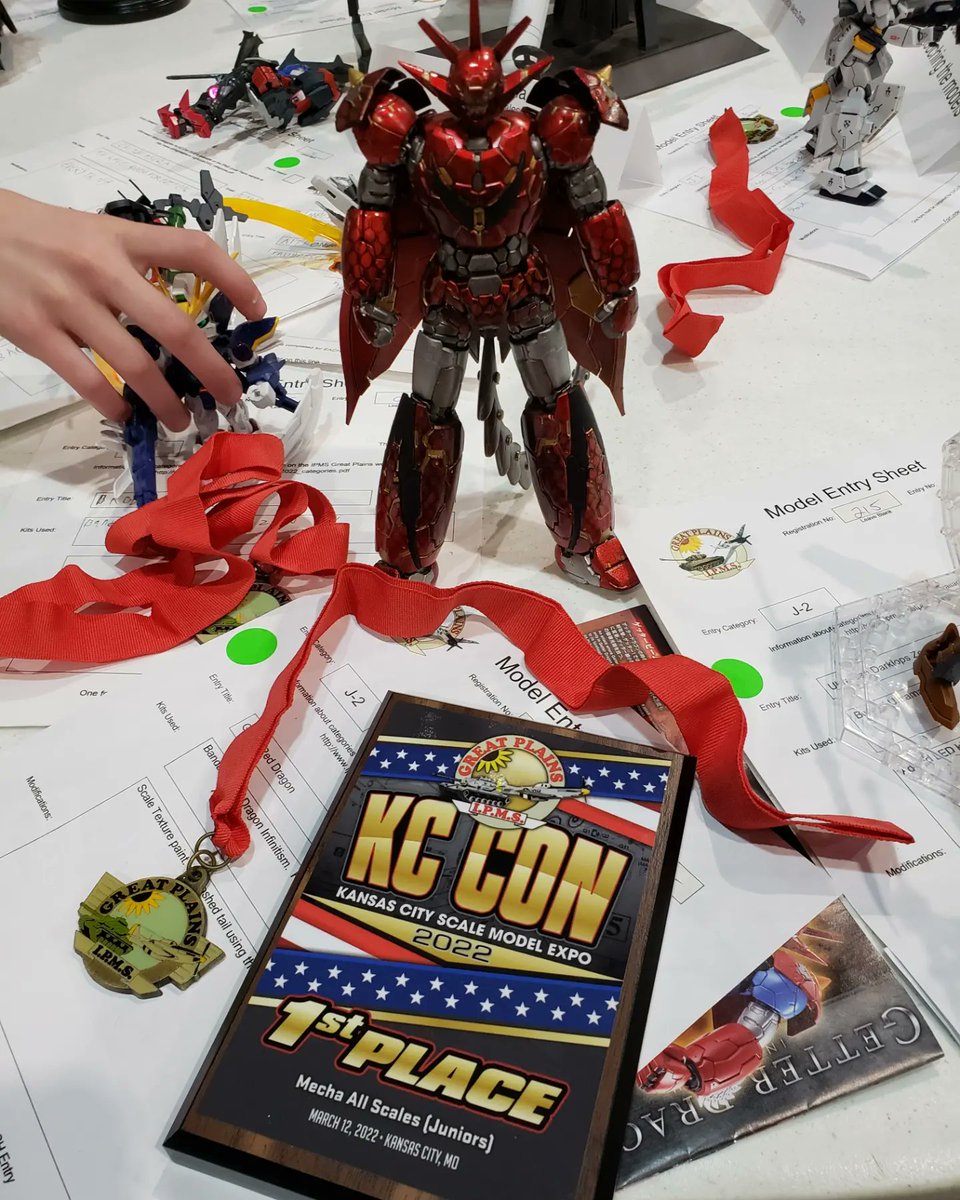 BroHades_Builds's tweet photo. I am supper proud of my kids!
Abel made one hell of a custom Getter Dragon and won 1st in junior mecha!
Adalee won 3rd in Juniors miscellaneous
#gunpla #modelcontest #ipms https://t.co/aKGDi5CUnH