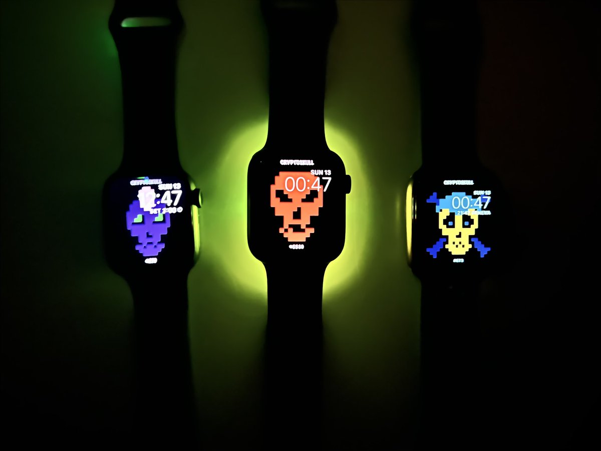 muzma_'s tweet photo. crypt was poppin tonight #skullnation 🤟 @Crypto_Skulls make iconic watch faces 💀feeling #skullish #nft next gen luxury https://t.co/HHDvtOXUx6