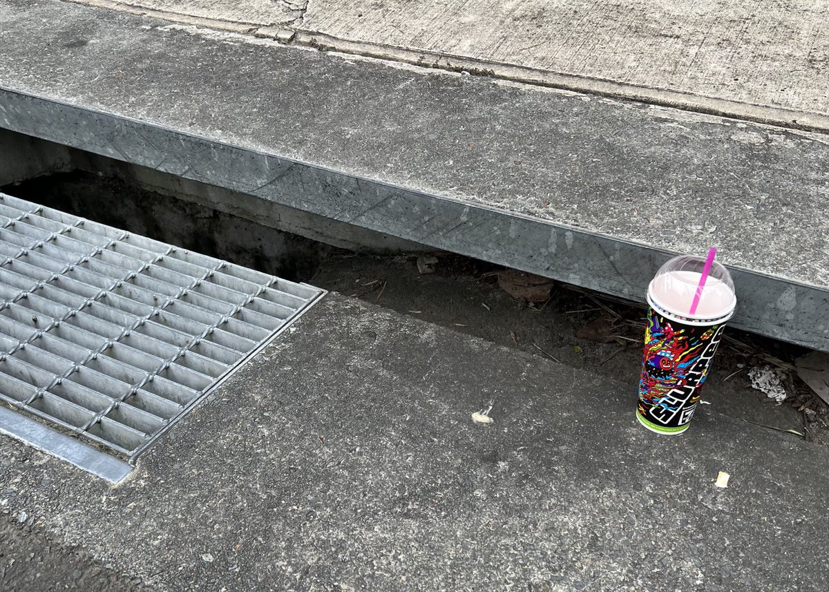 craigreucassel's tweet image. Some people.