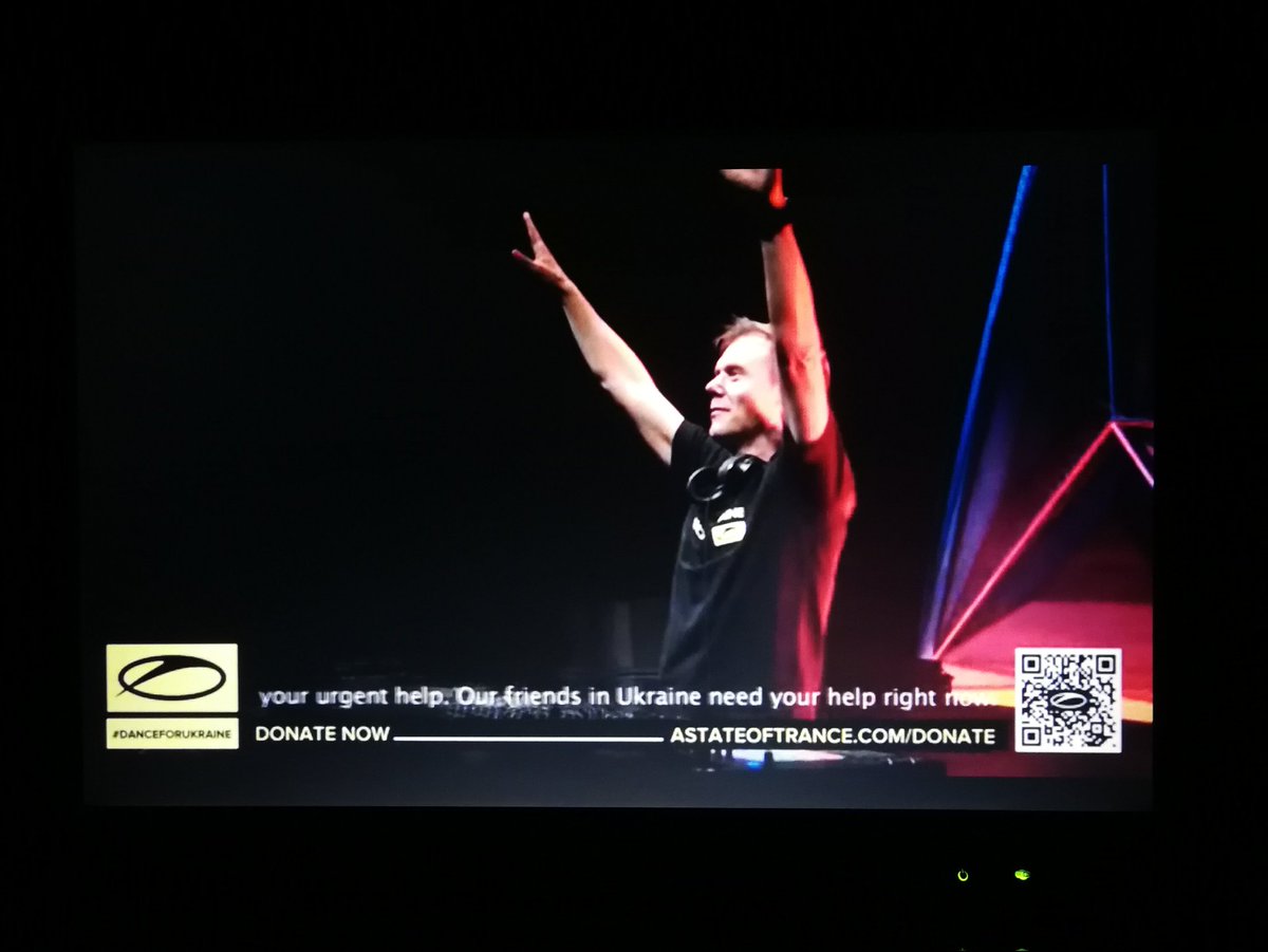 bogi_jb's tweet photo. I won't sleep. Thanks to this man. @arminvanbuuren ❤️ #asot1000 #asotfest https://t.co/D8Ordinffk