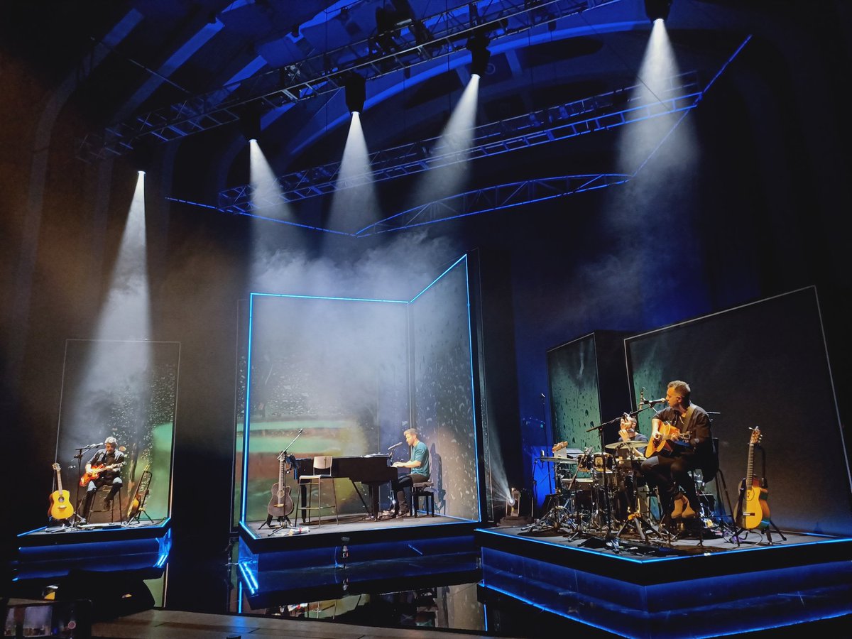 sonia8790's tweet photo. Tu magia, tu sentir, tu verdad,
GRACIAS ❤️ @pabloalboran 
#valencia #pabloalboran https://t.co/q7q9GTidva