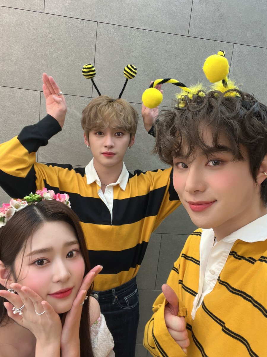 StayOn_fb's tweet photo. 📸 | •Actualización de Music Core en twitter con #LeeKnow a.k.a. Bee Know  [1/2]

 리노 #리노 https://t.co/SSjjqC5Ta7