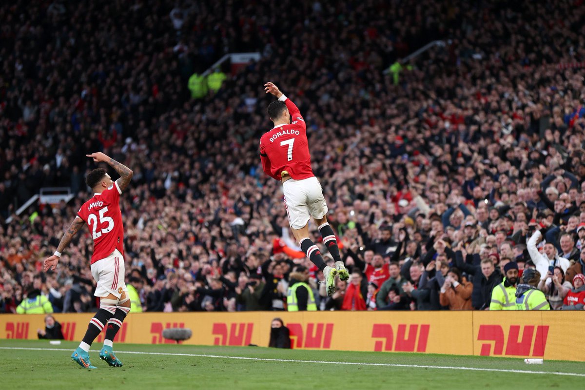 lindobuhle_m's tweet photo. #CR7𓃵 he is the goat 🔥 #MUNTOT #MUFC https://t.co/NUPxHOo0ZH