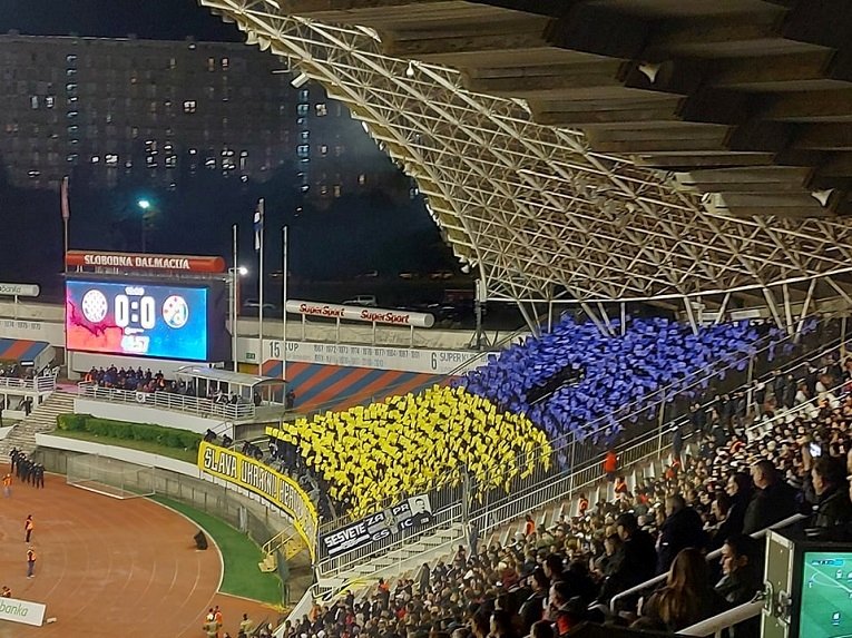 Astrit Zatriqi on X: #DinamoZagreb fans during the Croatian Eternal Derby # Hajduk #Split-#Dinamo. #StandWithUkraine #SlavaUkraini #Ukraine   / X