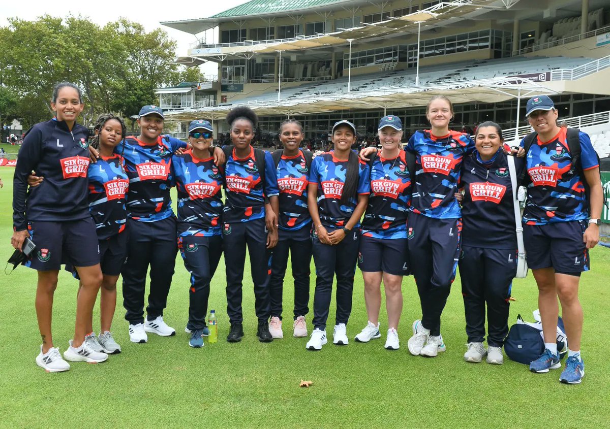wp_cricket's tweet photo. Members of our Six Gun Grill WP Women and Men's squads, as well as our Academy players, were on hand to help out with the KFC Mini-Cricket Festival which took place at Six Gun Grill Newlands on Friday. (Grant Pitcher / Gallo Images) https://t.co/WCtfOfPxQd