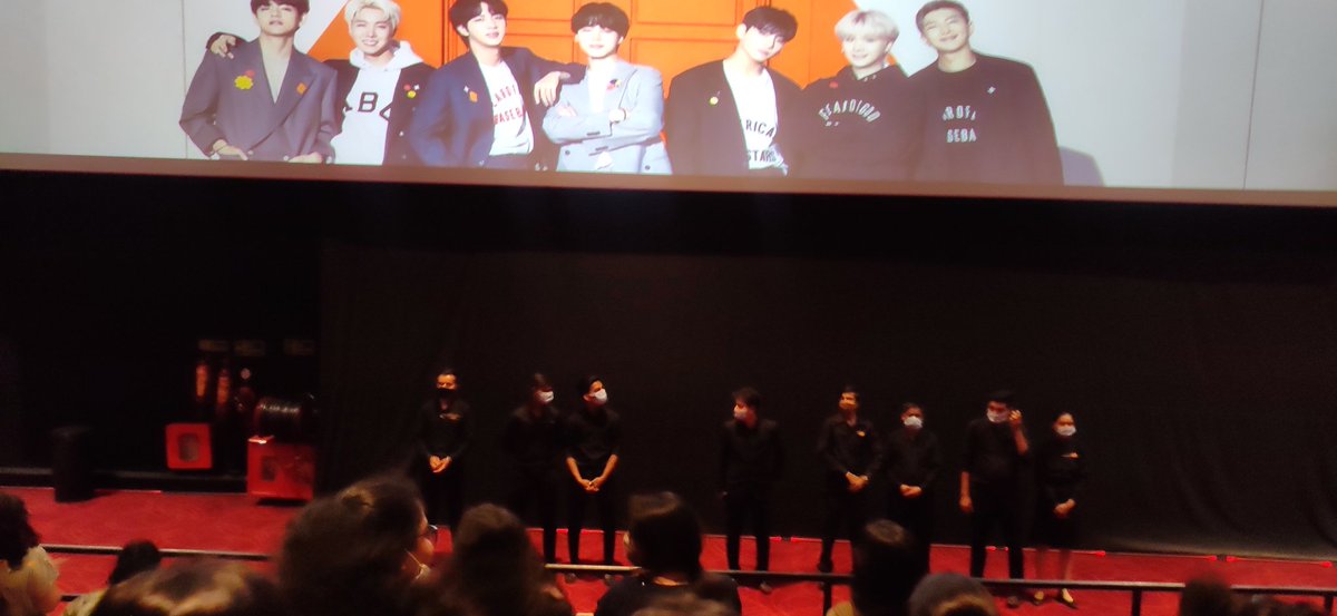 Tulika1998's tweet photo. A big big thank you to @_PVRCinemas #arved for being such generous hosts to the #BTSARMY for #BTS_PTD_ON_STAGE_SEOUL concert!
Location: Arved Transcube, Ahmedabad.
@BTS_twt @HYBEOFFICIALtwt https://t.co/XF4TJKKQeW