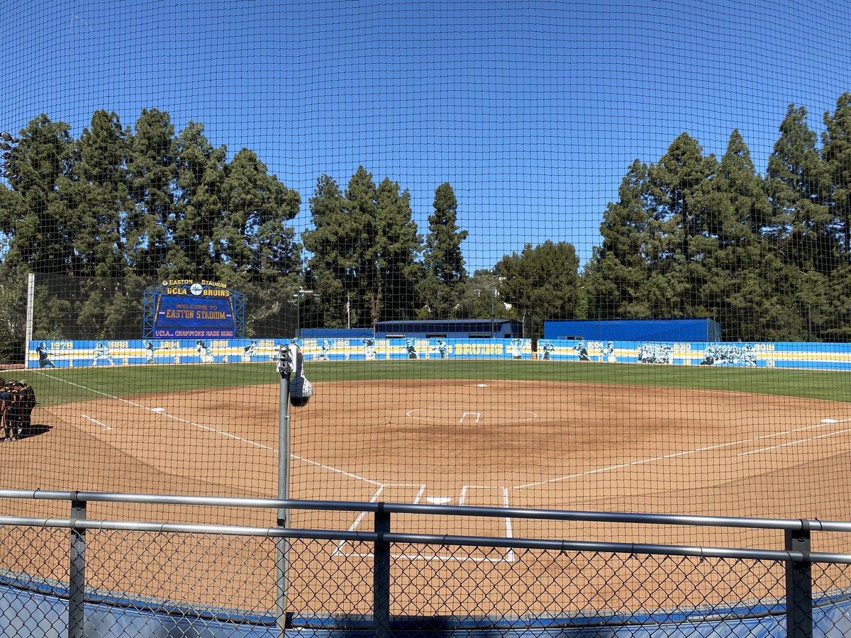 ChrisAsa1's tweet photo. Here to cheer on our @CSUB_Softball ladies! Let’s get a dub today! #RisingRunners https://t.co/Dq0dWbDquz
