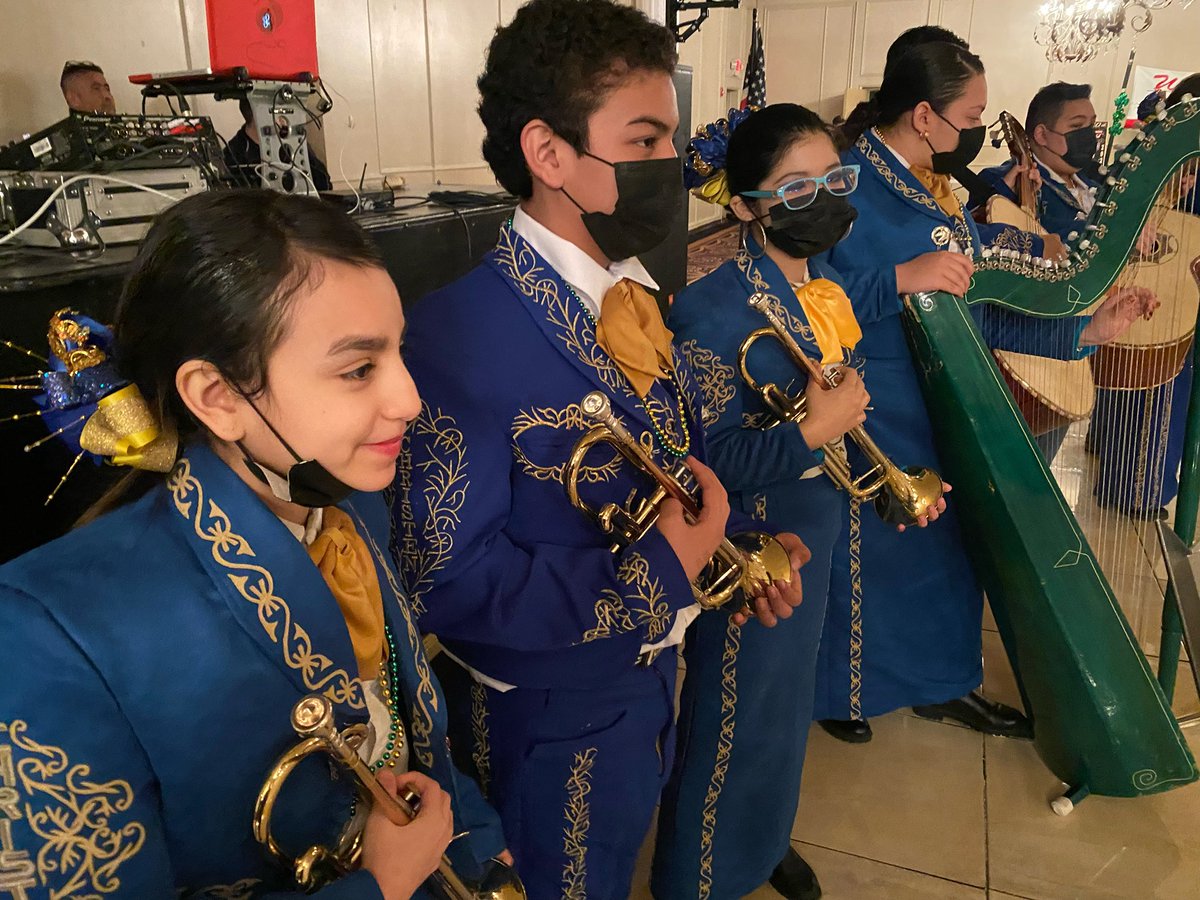 ChristenMSLISD's tweet photo. Christen Mariachi Los Tigrillos de Oro, performing for the HEB annual meeting. 
Viva El Mariachi, Si Señor!!! https://t.co/jd44tNBvlC
