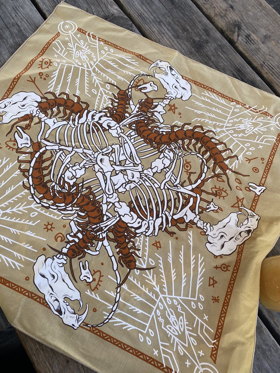 wecrowinghens's tweet photo. We're doing a giveaway! Like, RT, and follow for a chance to win one of our last remaining L/XL grey Eye Antler cardigans and our new Skull and Centipede bandana. Head to instagram for an additional chance to enter. Giveaway ends Friday, 3/18! Open to US residents only. https://t.co/LhFsZ7FAhz