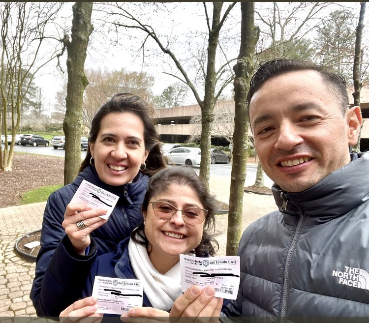Martha87842130's tweet photo. Soy Colombiana 💛💙❤️hoy voto por @PartidoMIRA desde Atlanta porque trabajan para servir, con valores, honestidad, Trabajo en equipo.                               COLOMBIANO 🇨🇴#MananaVoteMIRA https://t.co/Ycig35uYfZ