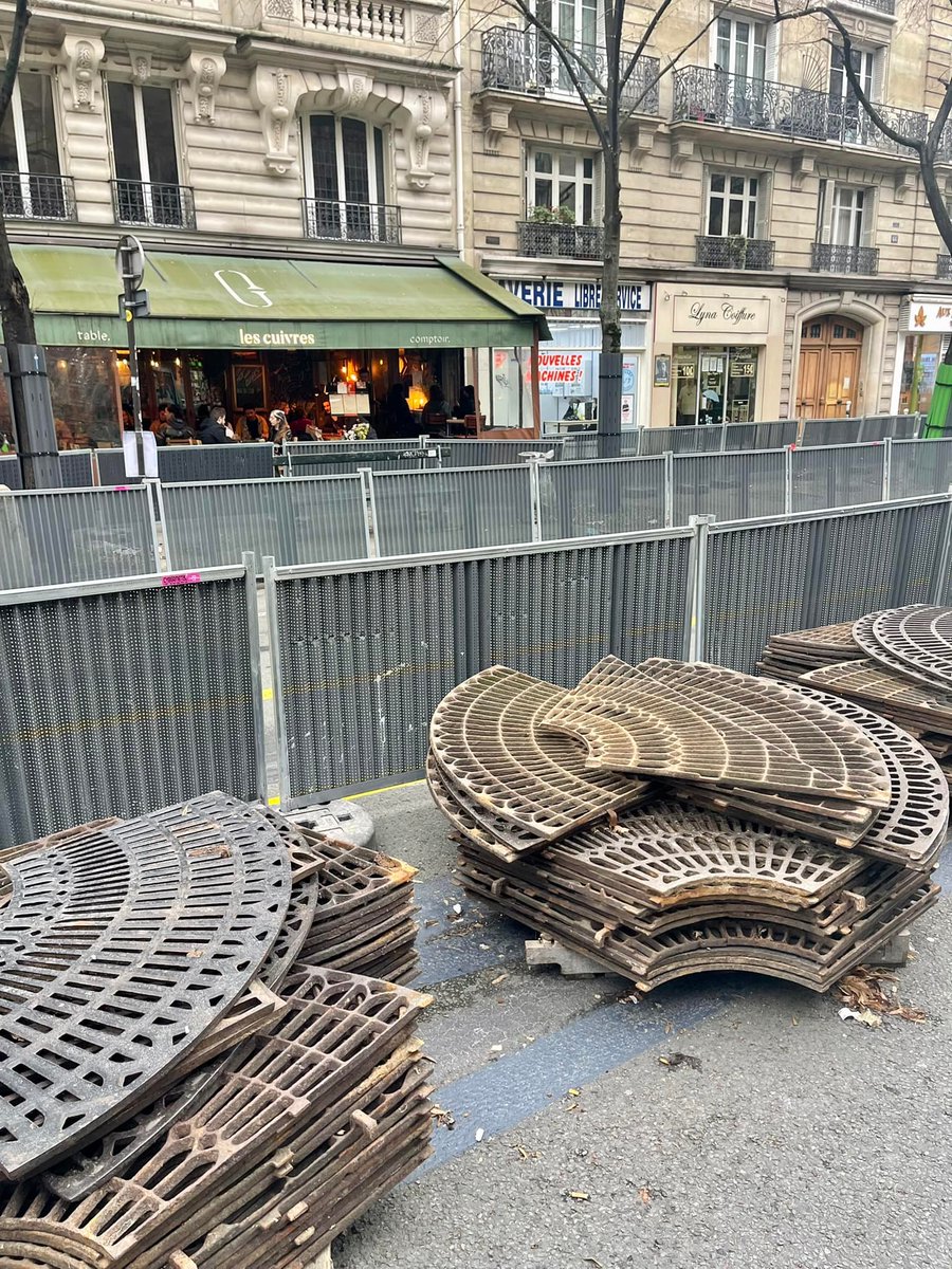 parisienencoler's tweet photo. Le massacre organisé par @david_belliard continue dans le 11eme, tout doit disparaitre #saccageparis #parissoustutelle https://t.co/9iKDNktSkv