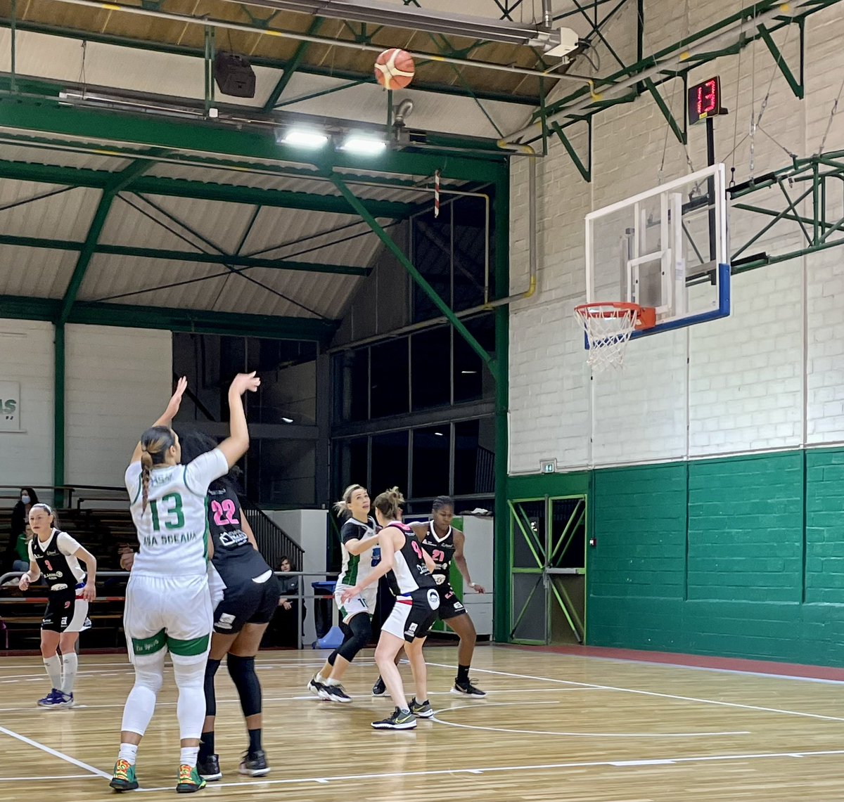 PhilippeSceaux's tweet photo. #BASKET #NF1 les filles de #Sceaux reçoivent @usbda61 sur leur parquet : allez l’#AsaSceaux @ASASbasket https://t.co/74FypcyORx