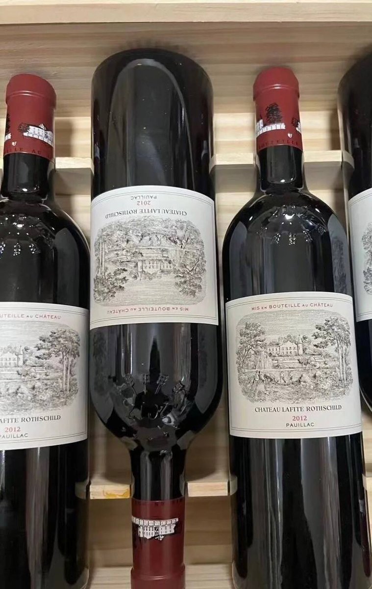 Mary336514's tweet photo. Tasting these raffles together?🧐🧐 https://t.co/ZrvXQDtI9A