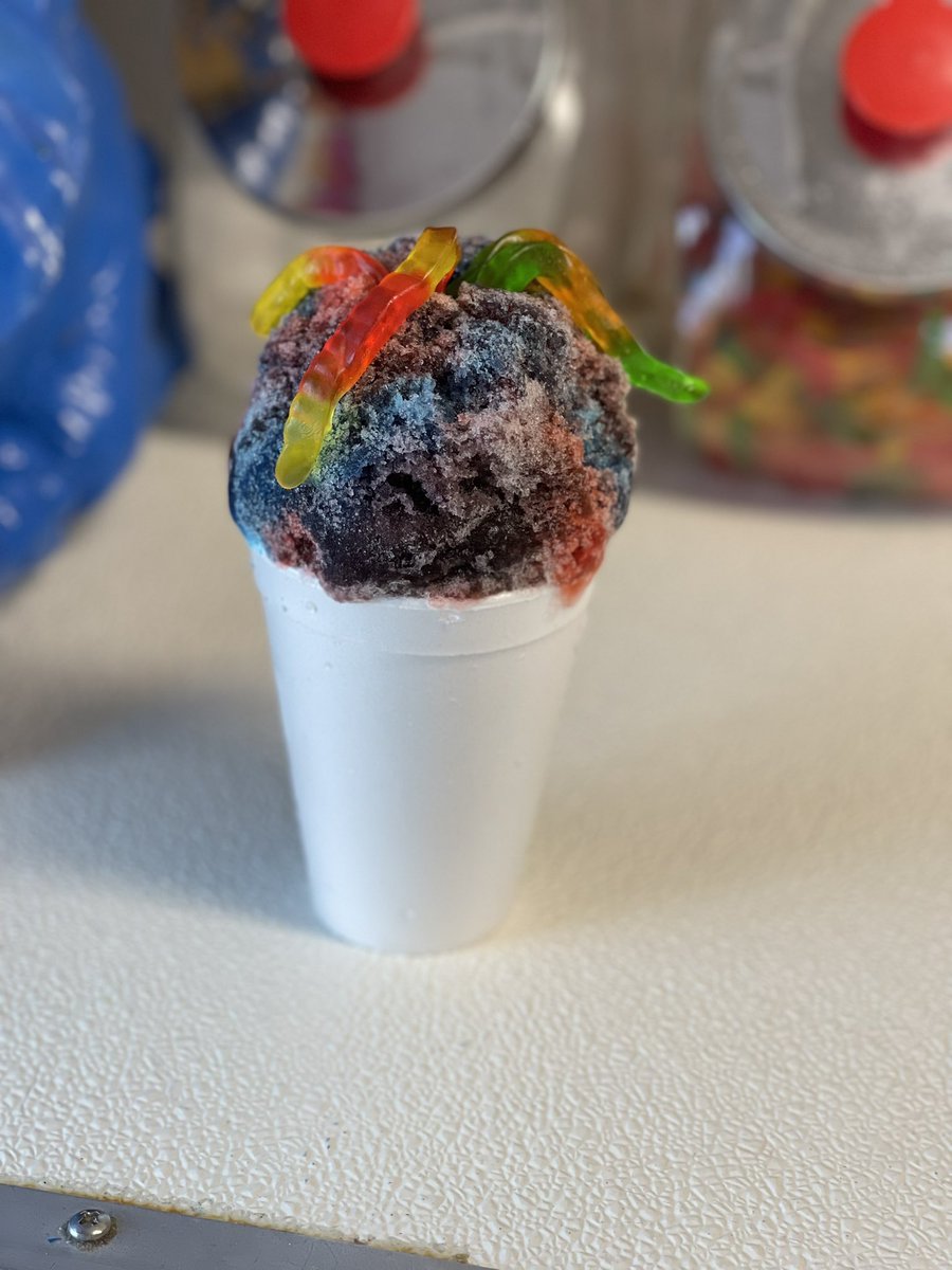 FrozenElephant's tweet photo. A shaved ice stand with a little more to offer … Have you tried our new teas, lemonades and popsicles? Add any three flavors to your favorite drink to make something new and refreshing! https://t.co/B2VMC9wWi0