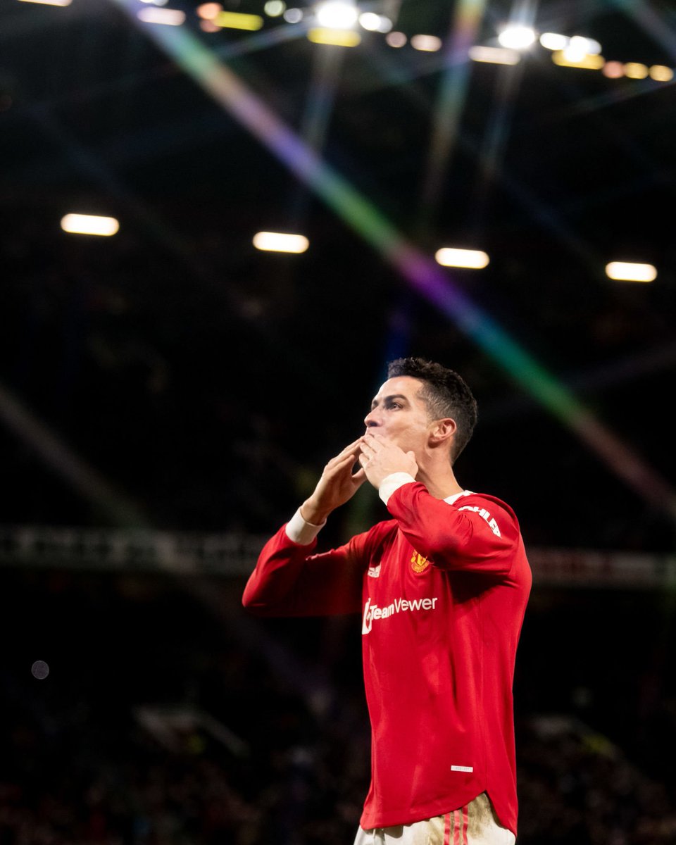 UtdDistrict's tweet photo. ❤ @Cristiano https://t.co/rVVIB9oUn4