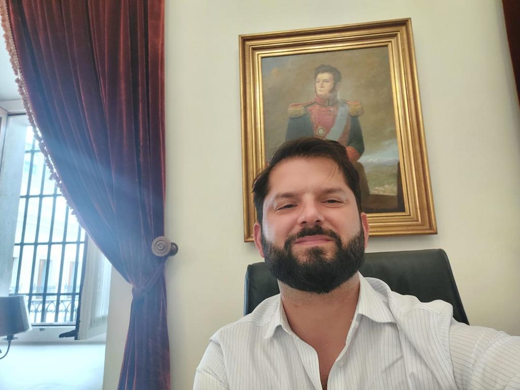 Sábado 12 de Marzo 2022, 15:32 hrs. Primer día en la nueva oficina. 

Gracias por su confianza, daré lo mejor de mi para estar a la altura.

Seguimos!