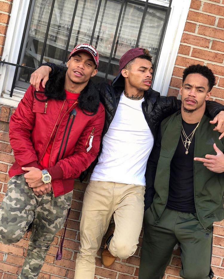 traygang4life's tweet photo. We nasty, we freaky and we all packing 🍆 My brothers 👊🏼 https://t.co/wHGa3cue9B
