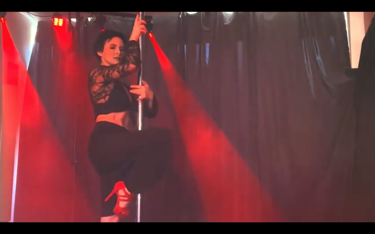 [REPLAY] Partons à la découverte de Marie à la Folie ! Illustrations, performance burlesque... Faisons monter la température ce samedi soir !  youtube.com/watch?v=ODntGR…