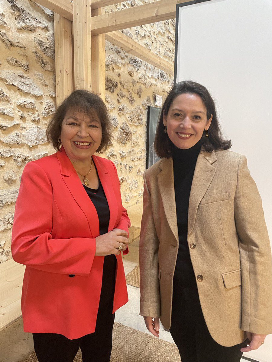 RixainMP's tweet photo. Que de belles rencontres aujourd’hui à Longjumeau !
Heureuse d’avoir pu échanger en particulier avec @fmehal , Présidente des Marianne de l’Egalité et @RamataKapo, Présidente de @excisionparlons

Leurs parcours et engagement sont une source d’inspiration pour nous toutes ! 💪 https://t.co/2hUXPglltW