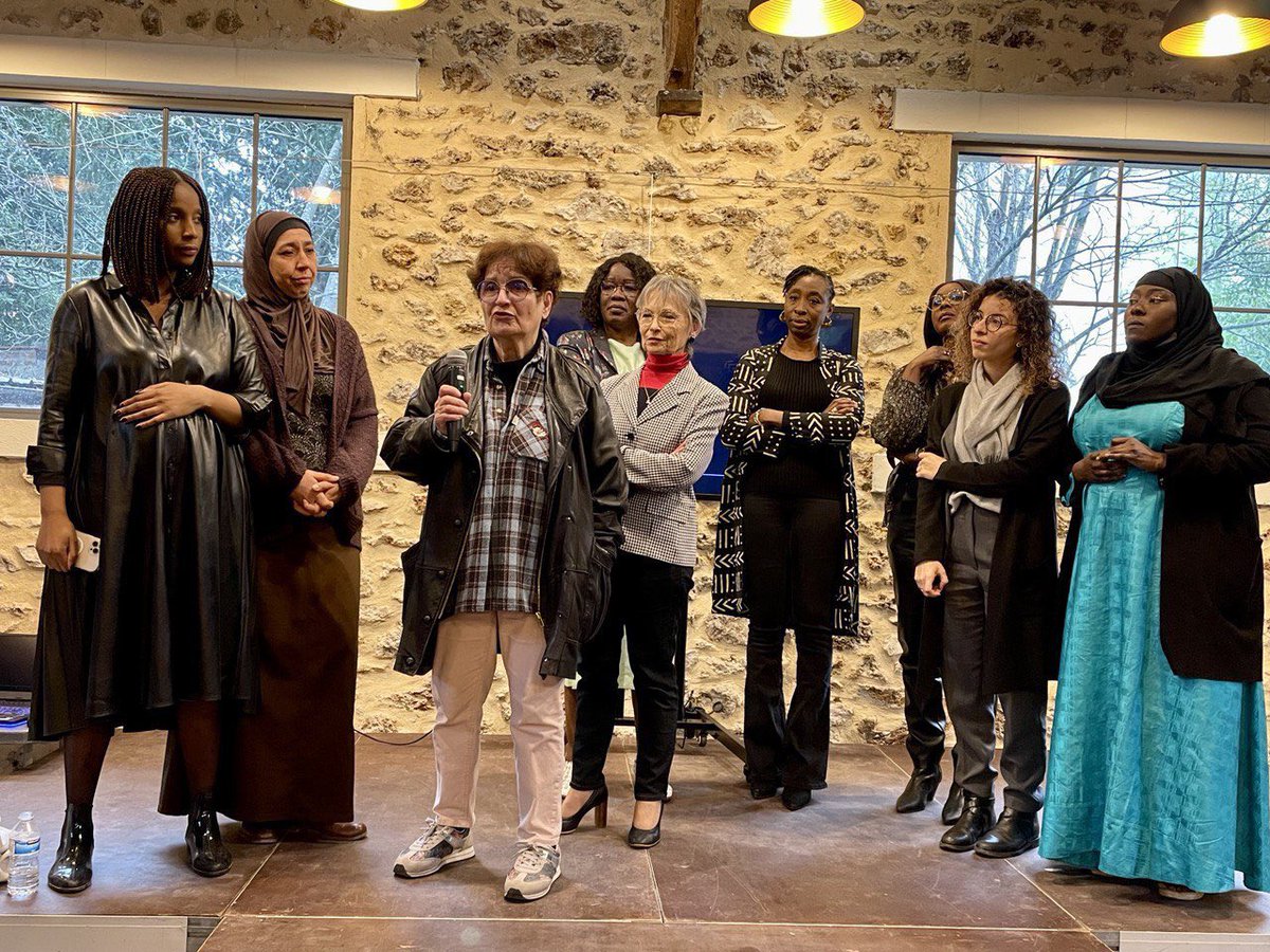 RixainMP's tweet photo. Que de belles rencontres aujourd’hui à Longjumeau !
Heureuse d’avoir pu échanger en particulier avec @fmehal , Présidente des Marianne de l’Egalité et @RamataKapo, Présidente de @excisionparlons

Leurs parcours et engagement sont une source d’inspiration pour nous toutes ! 💪 https://t.co/2hUXPglltW