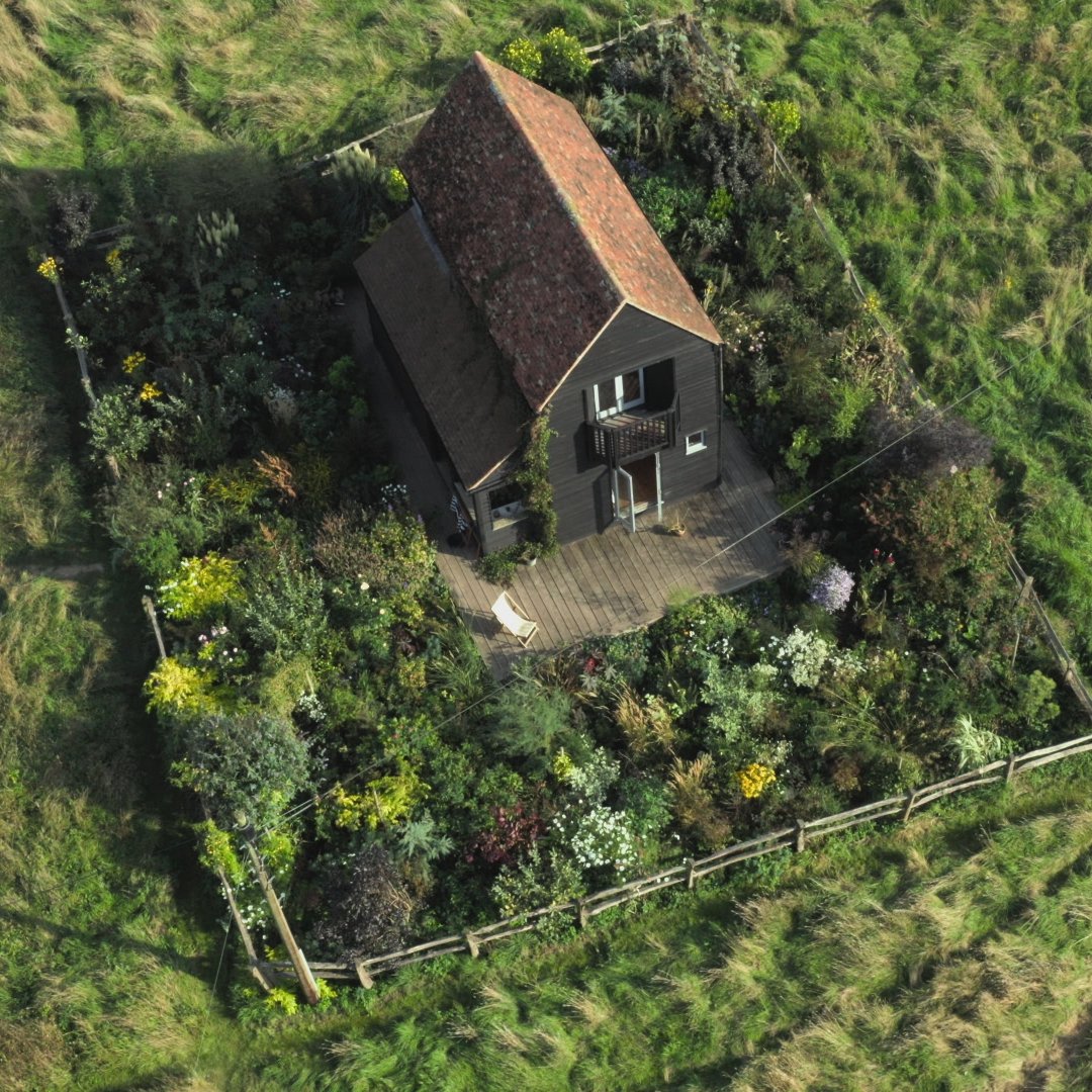 GWandShows's tweet photo. Andrew Salter's pathless garden certainly got folk talking last night. If you've no idea what we're referring to or forgot we were on, catch up on @BBCiPlayer or watch tomorrow morning's repeat at 7.45am. We'd hate you to miss out! 🙂🏡🌿#GardenersWorld #Kent #GardenInAField https://t.co/YMQ6DFP1xd