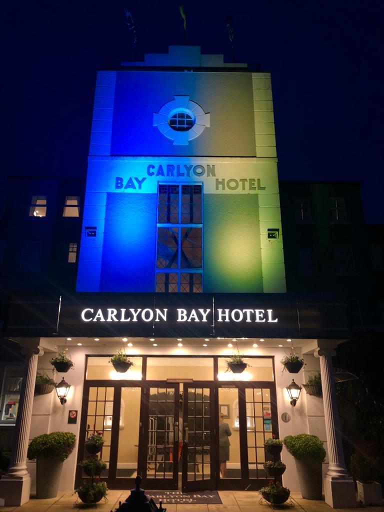 In light of the suffering that is happening in 🇺🇦, we will be donating 20% of our food take on Sunday lunch to the DEC fund.
@brendhotels is a family run firm, and the heartbreak that we are seeing brings sadness throughout. Tonight we lit up our iconic tower to show our support.