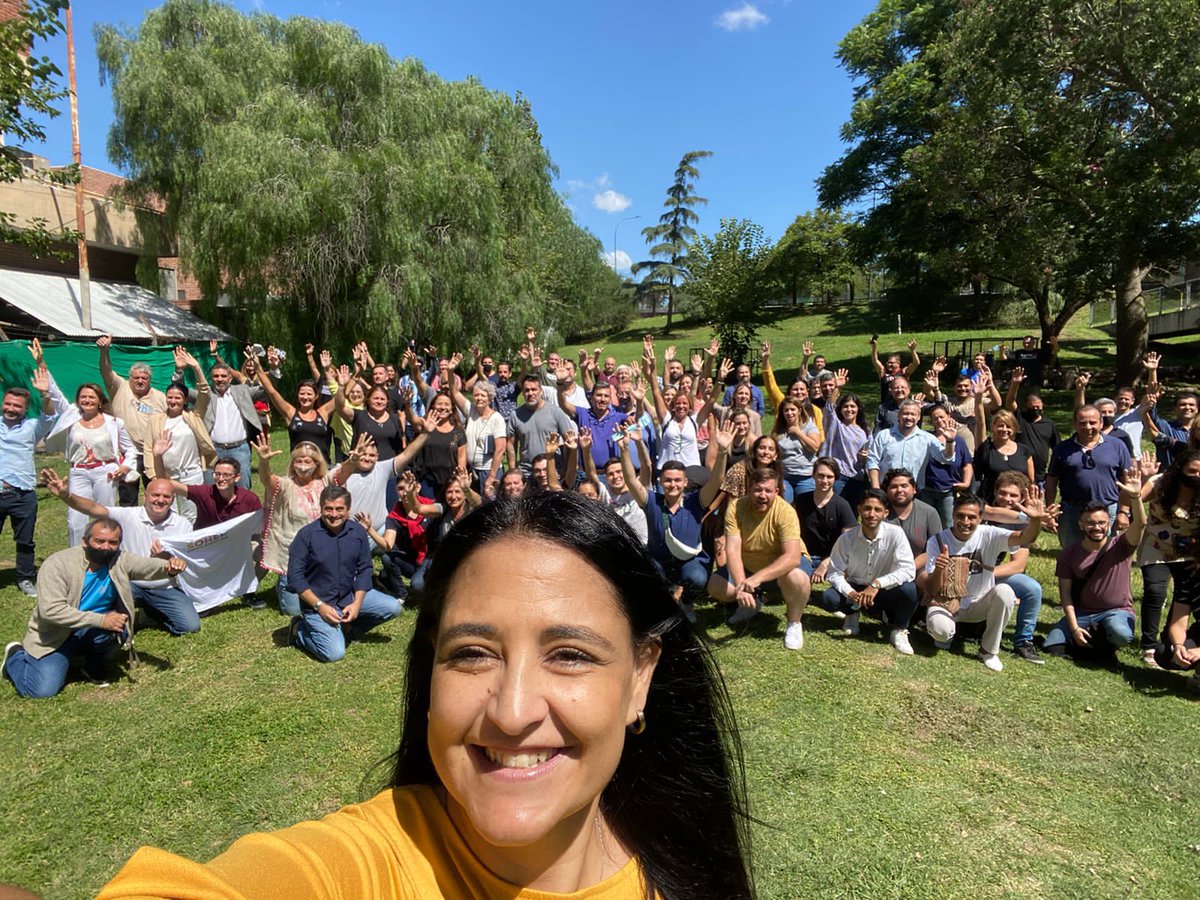 SoherElSukaria's tweet photo. Jornada de trabajo con todo el equipo planificando el 2022. 
#hayequipo💪 #UnidosSomosUno https://t.co/J4mrD3gSzi