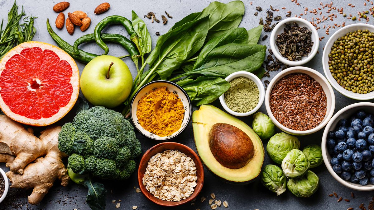 Ubiquinol_org's tweet photo. Looking to give your diet an antioxidant boost? Luckily, foods with naturally occurring antioxidants tend to be quite delicious and nutritious โ take a look at our 7-day antioxidant boost meal plan and see for yourself! ๐ https://t.co/is4lAstoW6 https://t.co/7N9qFcraMC