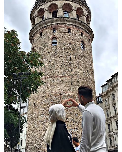 Влюбленные и башня. Башня Галата в Стамбуле. Галатская башня в Стамбуле и Сан Себастьян. Влюбленные в Стамбуле. Фотосессия в Стамбуле.