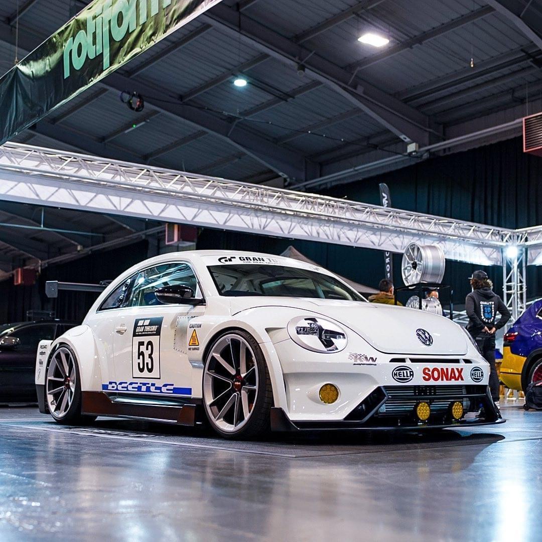 CarManToday's tweet photo. We out here ๐ฌ๐ง
Whoโs at @ultimate_dubs_uk this weekend? Swing by the Rotiform booth to check out what we have on display and grab yourself some Rotiform merch.
#Rotiform #RotiformWheels #UltimateDubs https://t.co/tpJ68i7ryK