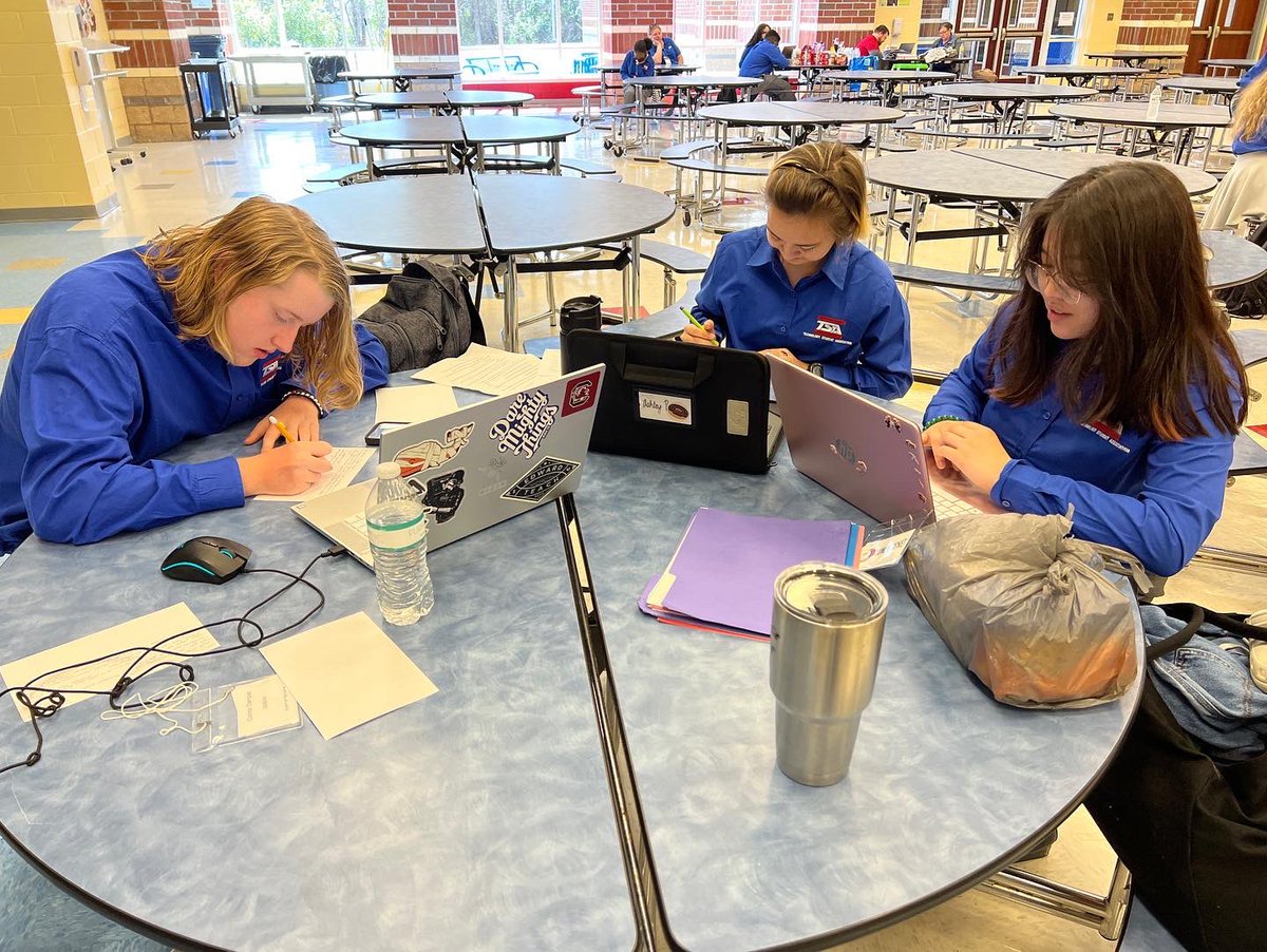 dutchforkhigh's tweet photo. Awesome job by our TSA (Technology Student Association) teams today at State Competition!  Awards next week but we have lots qualifying for worlds!  #foxpride #dfhsSTEM @LexRich5Schools @NationalTSA https://t.co/iusB2CAd6Q