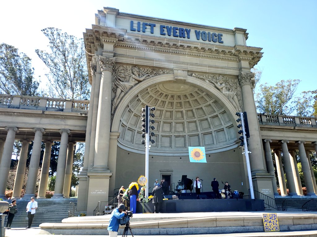 transbay's tweet photo. Stroll by the bandshell until 4 pm today for an afternoon of musical and dance performances in support of #SF4Ukraine humanitarian relief, and if you are able to, please make a donation at the link below. https://t.co/sVyIq67wKC https://t.co/zp5iS3bjqY