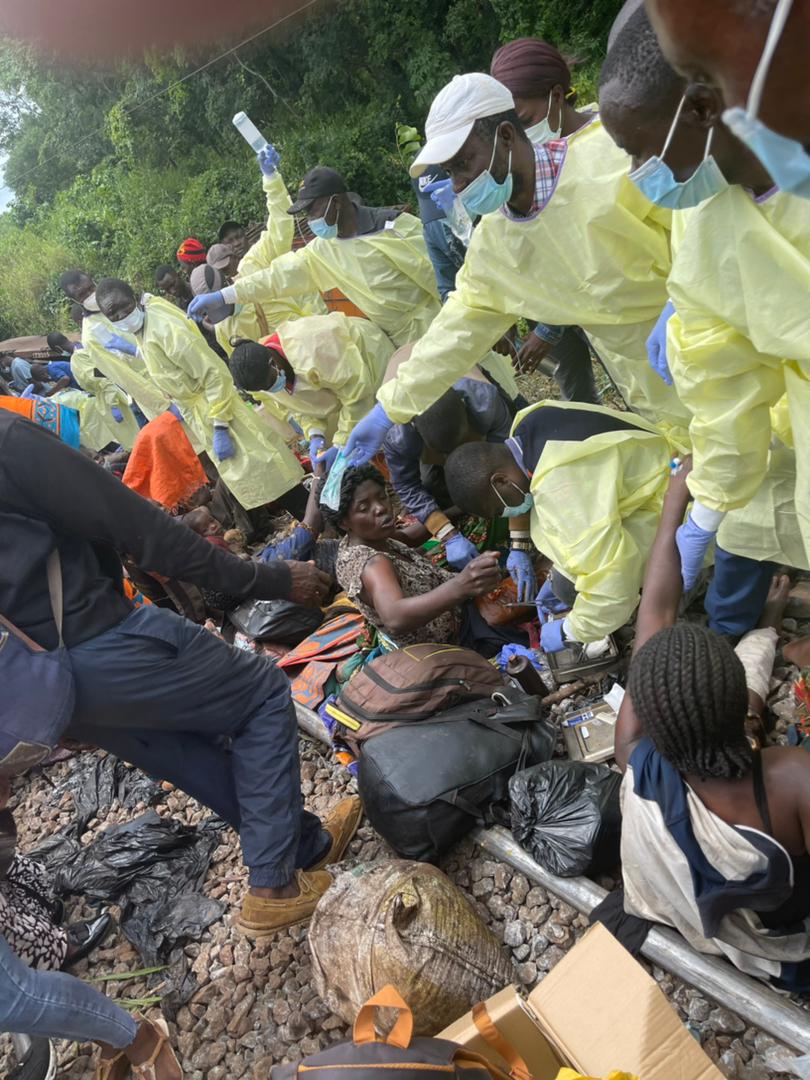 FelixMomat's tweet image. Quelle tristesse de réaliser qu&apos;au moins 60 personnes ont perdu la vie ds le déraillement d’un train marchandises d la Société Nationale d Chemin de fer du Congo à Kitenta/Lubudi, au Lualaba. Courage aux familles endeuillées et prompt rétablissement aux blessés. Mes condoléances!