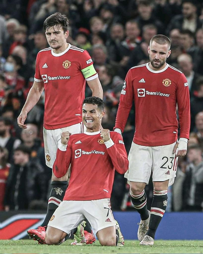 OwinyMarvin's tweet photo. Look at Maguire planning to equalise after Ronald scored his 3rd Goal

#CR7𓃵 #MaguireOut https://t.co/0eq2aK33qx