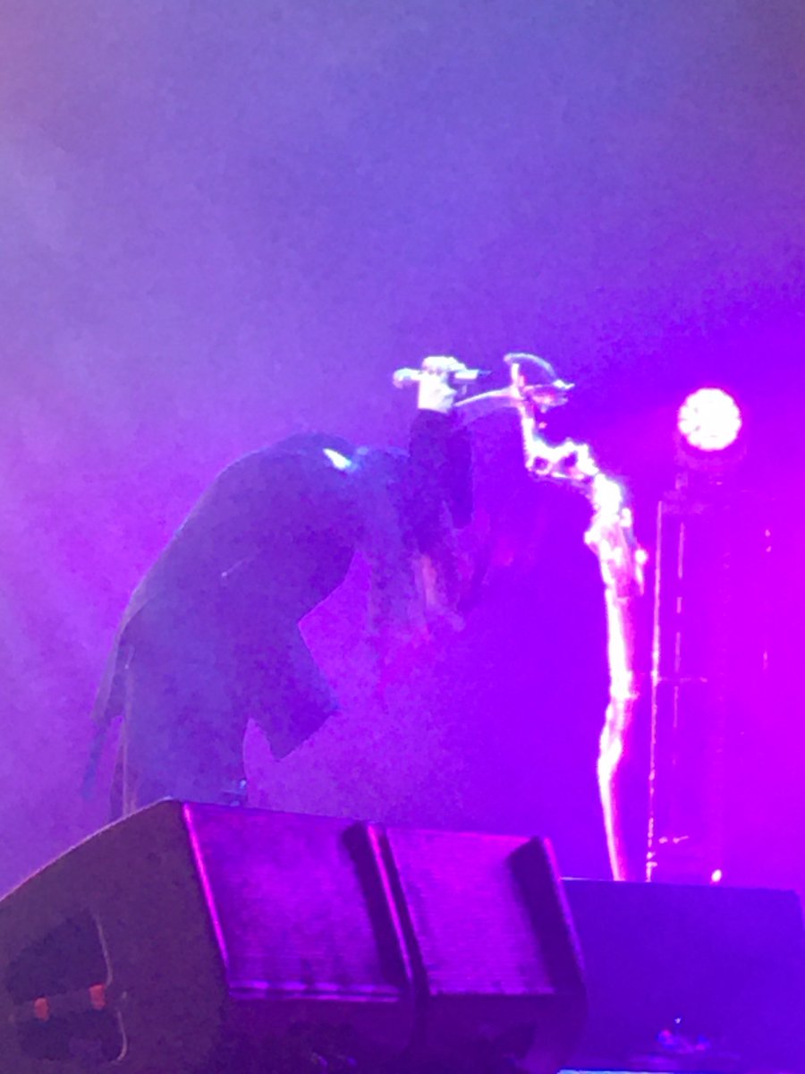 JGodfrey85's tweet photo. @JDavisOfficial epic show last night! Was my 1st time seeing you guys live and mine and my wife’s 1st time in the pit and we were up front! https://t.co/cPUB0RvmLF