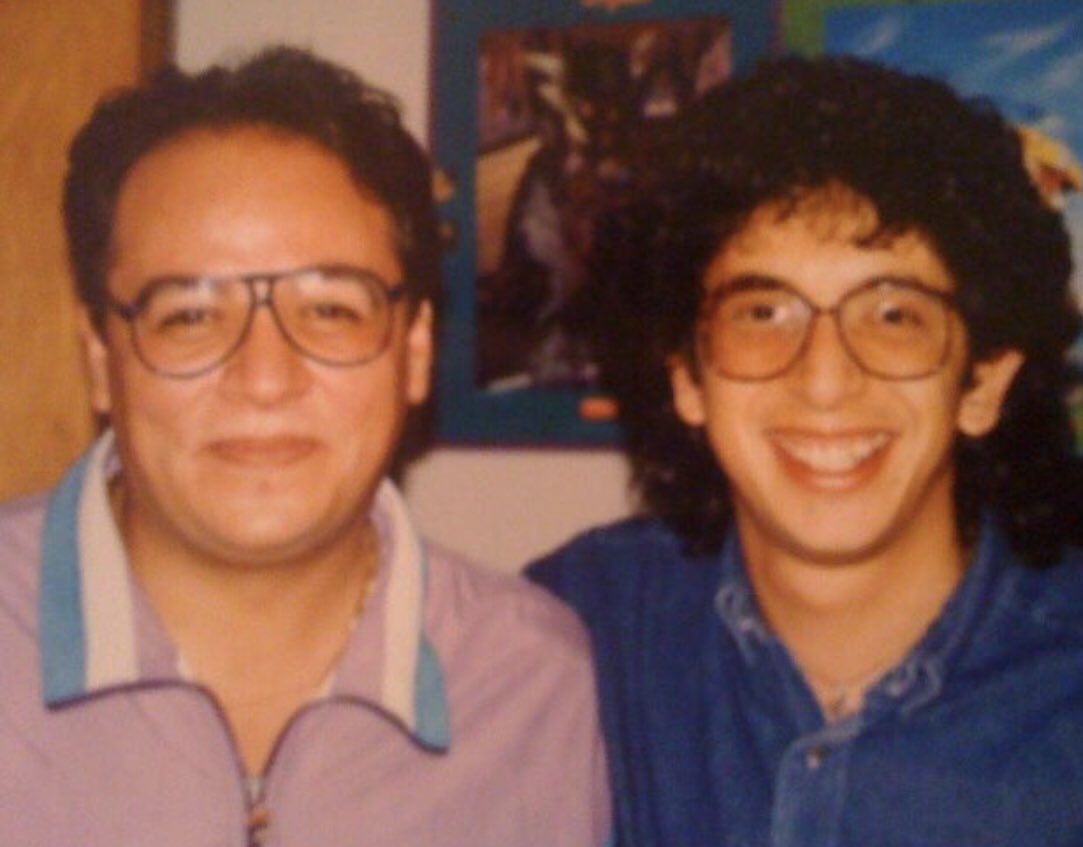 Elgusrodriguez's tweet image. Nos encontramos con una foto de Gus y @V_TrujilloM a principios de los 90