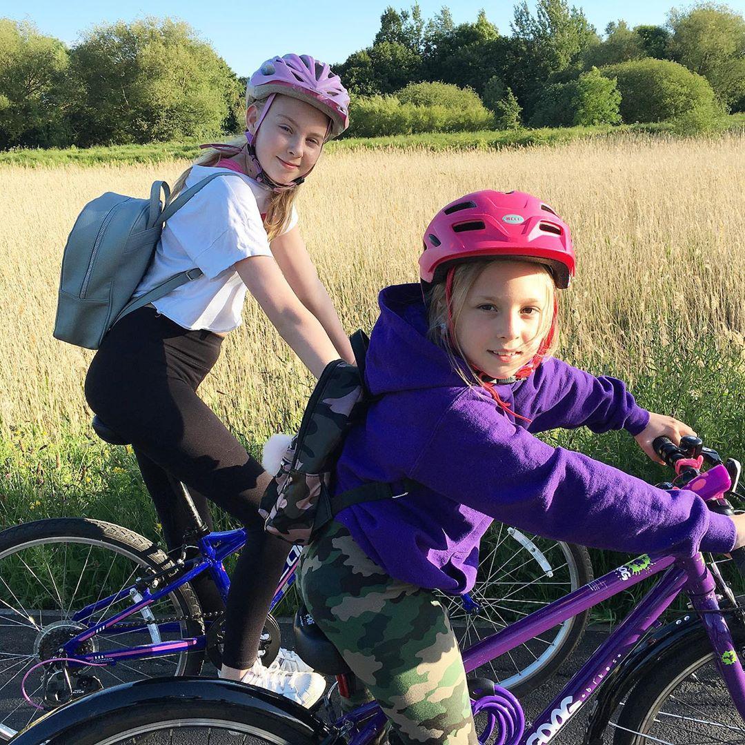 BikeIsBestHQ's tweet photo. For many of us bikes were a key part of our lives as children, we got to school on them, we visited friends on them, we had fun and explored our neighbourhoods on them. Today's children currently don't have that option. It's time we fixed this. For happier kids, #BikeIsBest https://t.co/V1iwO5nJKU