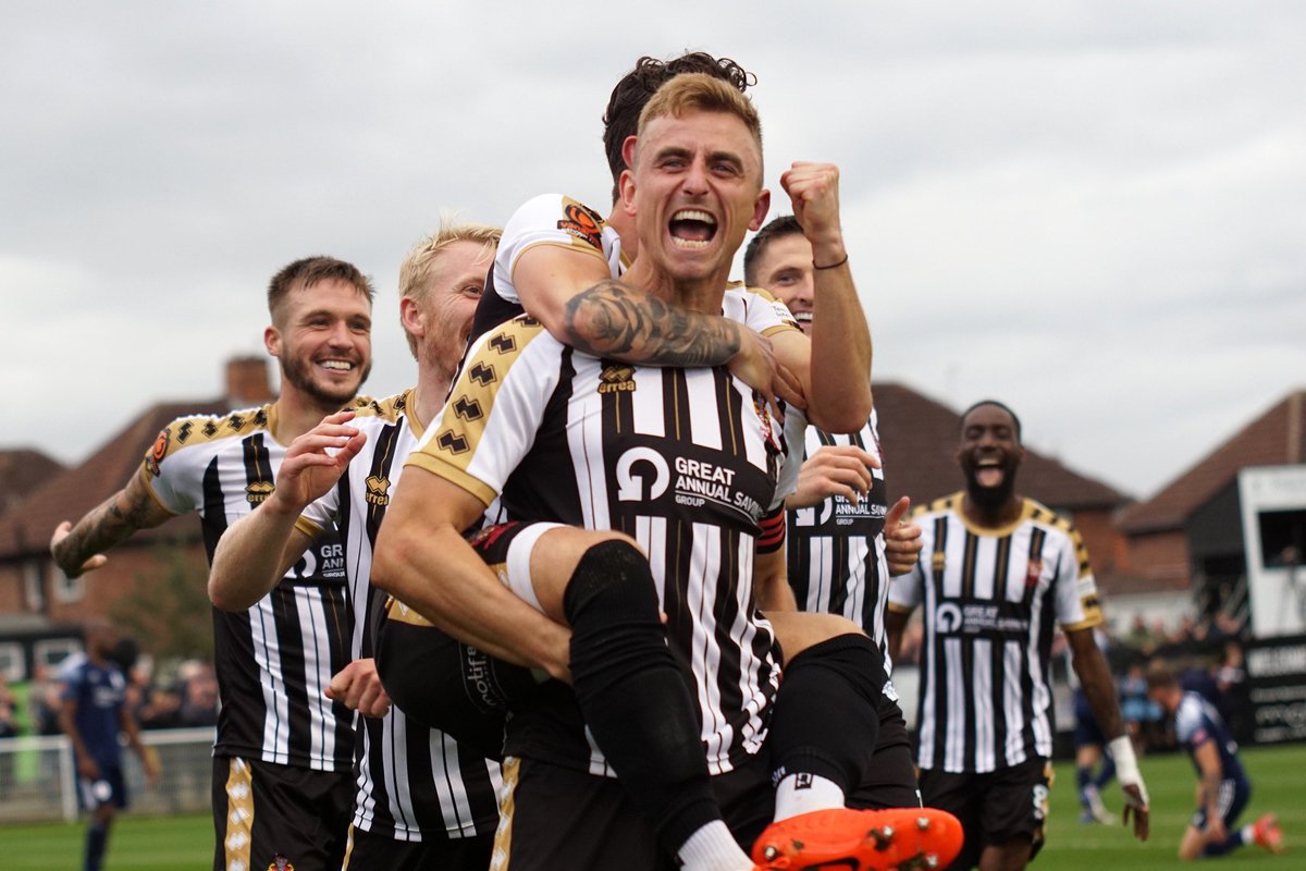 What an achievement <a href="/GlenTaylor23/">Glen Taylor</a> bagging his 140th goal for Spenny today🤯👏🏼 record holder and more to come⚽️ quality player and person🐐