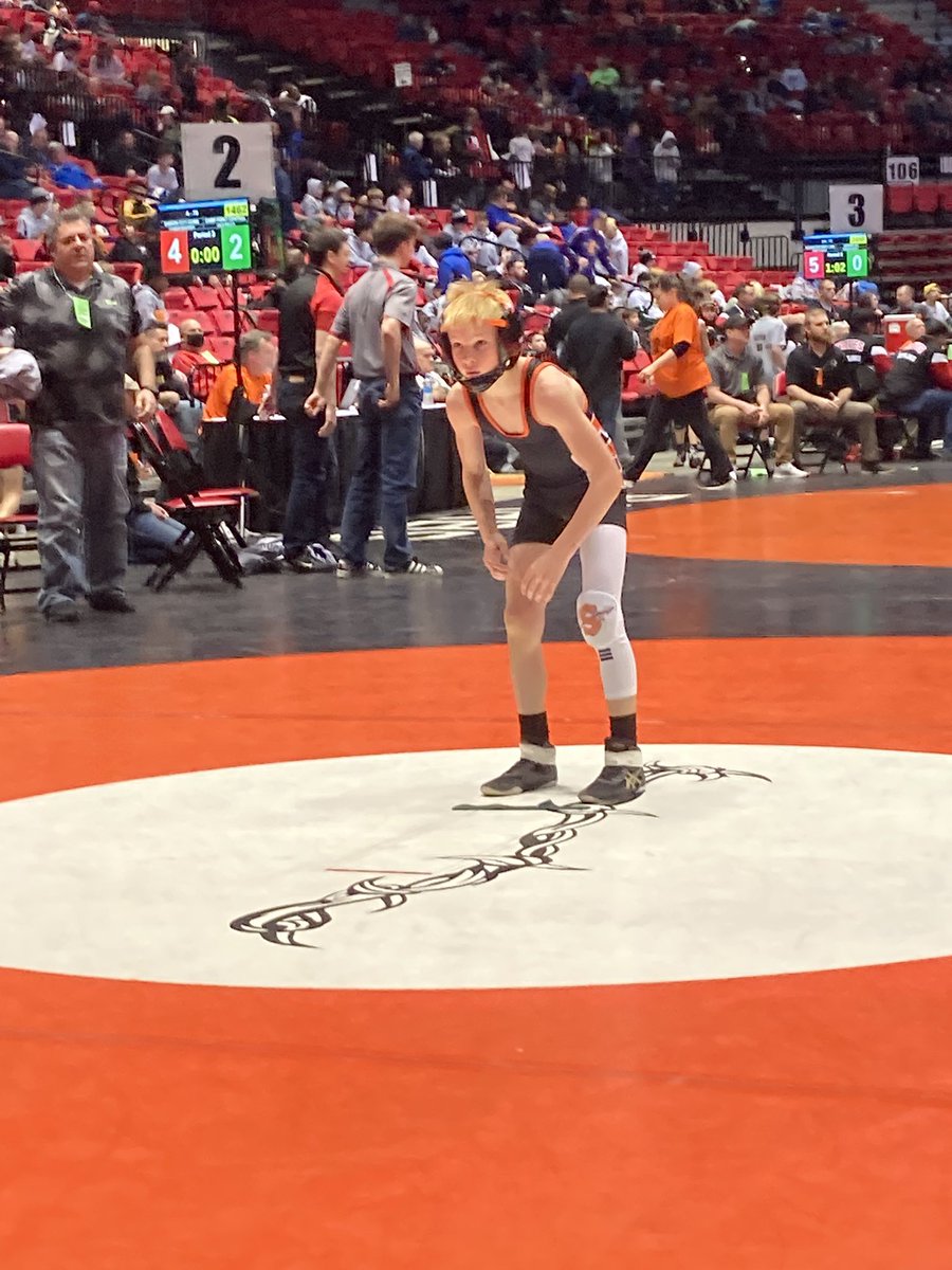 Gipe34Tim's tweet image. Brown going for 5th/6th McGuane and Sinetos going for 3rd/4th and Corder in championship. Great day to be a SMS Braves wrestler. Great job boys and keep it up for the FINALS. #SandwichPride. @DarnellShane @SandwichCUSD430 @SHSROWDIES