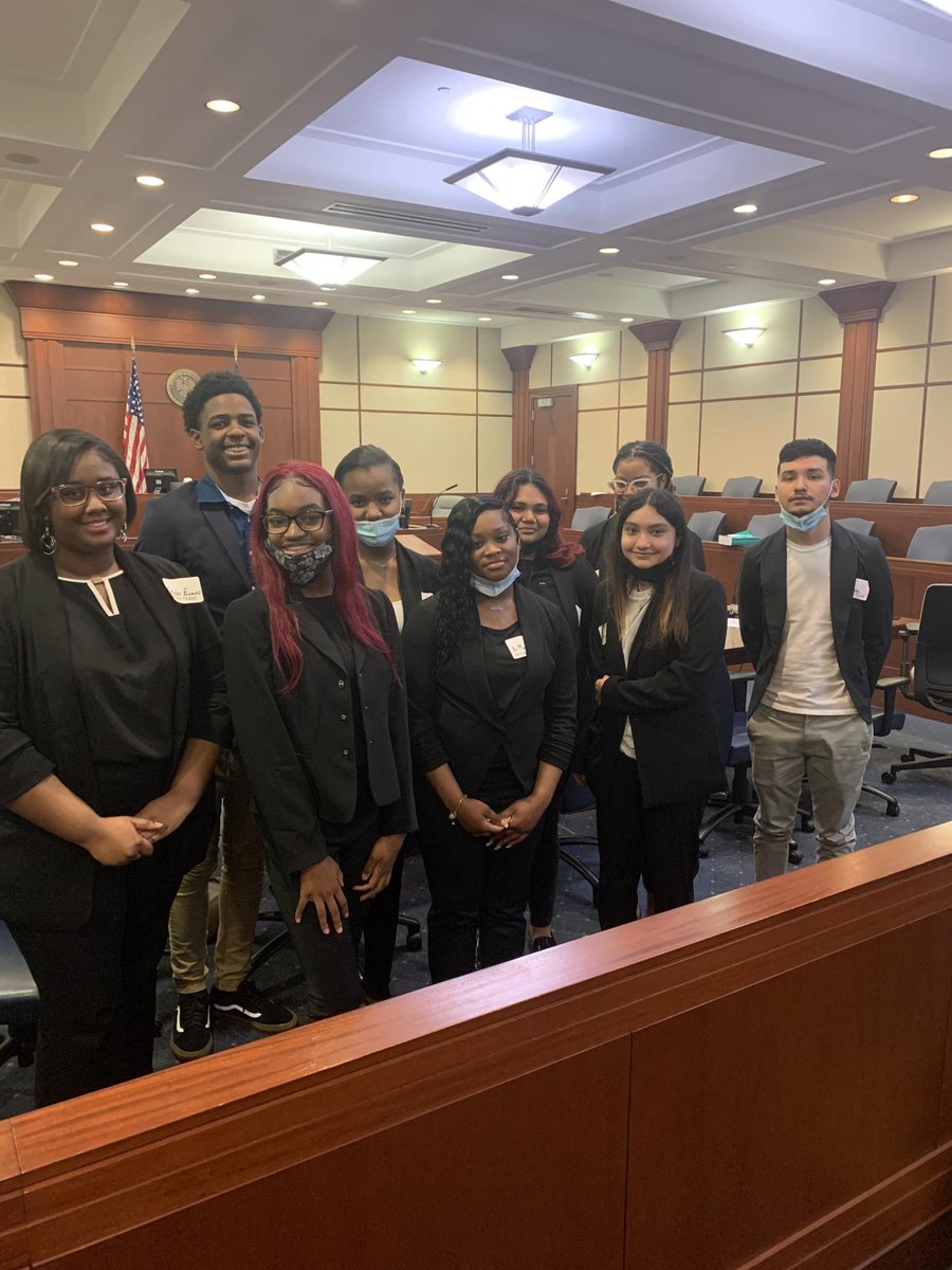 McKinley Future Lawyers
Congratulations to Attorney Lisa Thomas and  McKinley High future lawyers for participating in the Mock Trial Competition,.  Omega Brown won “Best Witness” and Skyler Evans won “Best Attorney.” The students did an awesome job... siap.ps/209a29