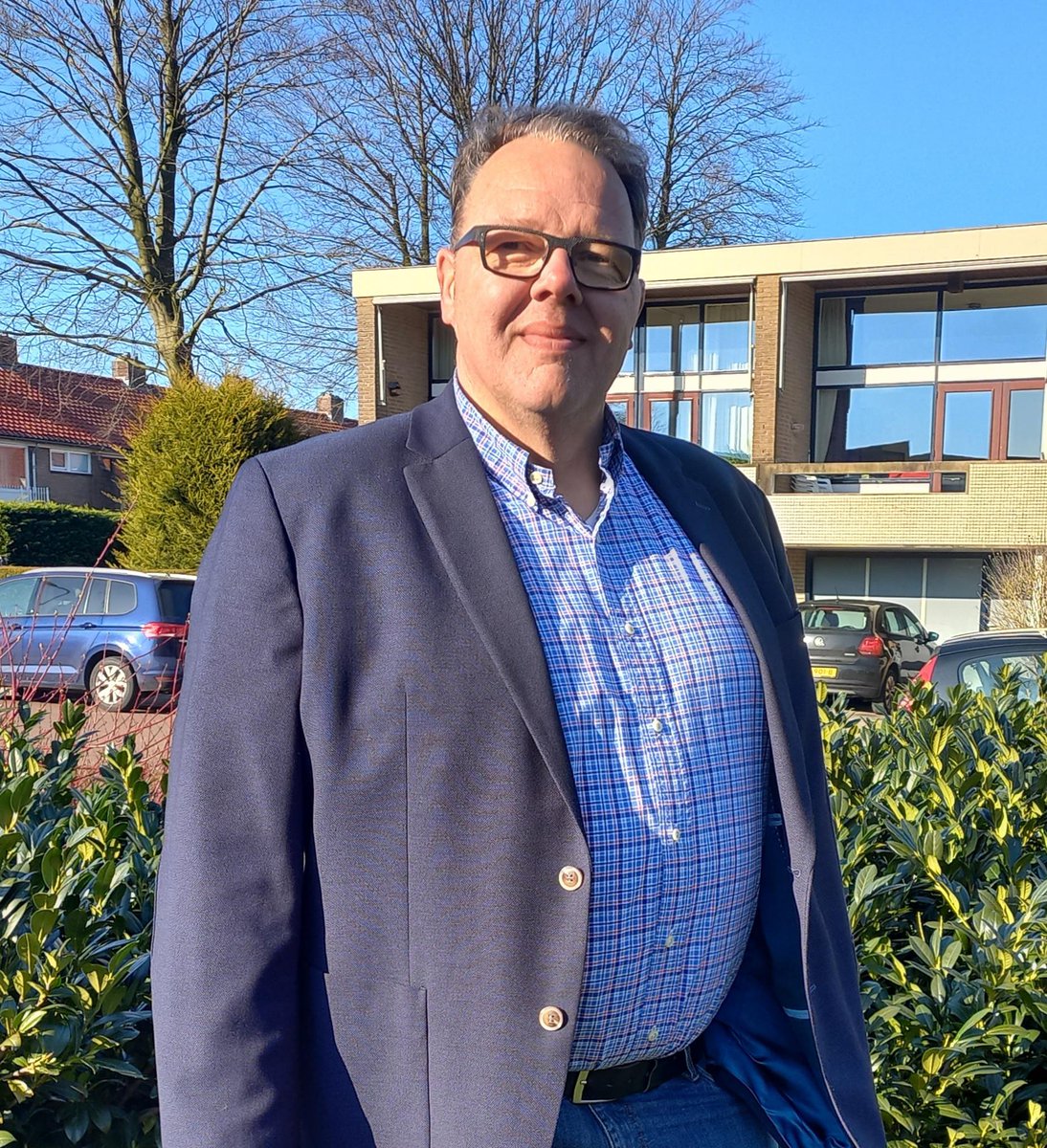 Onze #1 Richard Steger sprong de afgelopen jaren vaak in de bres voor inwoners die de dupe waren van een rigide gemeente of van niet luisterende bestuurders. Jammer genoeg was dat vaak nodig. Stem Richard als uw wilt dat er iemand voor u op komt!