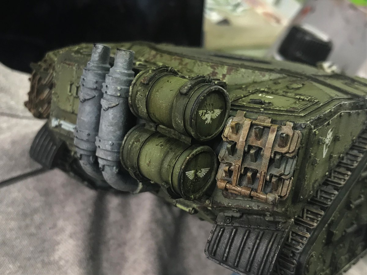 gurufoxx's tweet photo. All barrels should be filthy barrels. Filthy, dirty barrels. The first round of grime/streaking is coming along slowly.
#Macharius #Vanquisher #MachariusVanquisher #Forgeworld #DeathKorps #DeathKorpsofKrieg #Krieg #paintingminiatures #40k #warhammer40k #GamesWorkshop https://t.co/5EWaXcBtNM