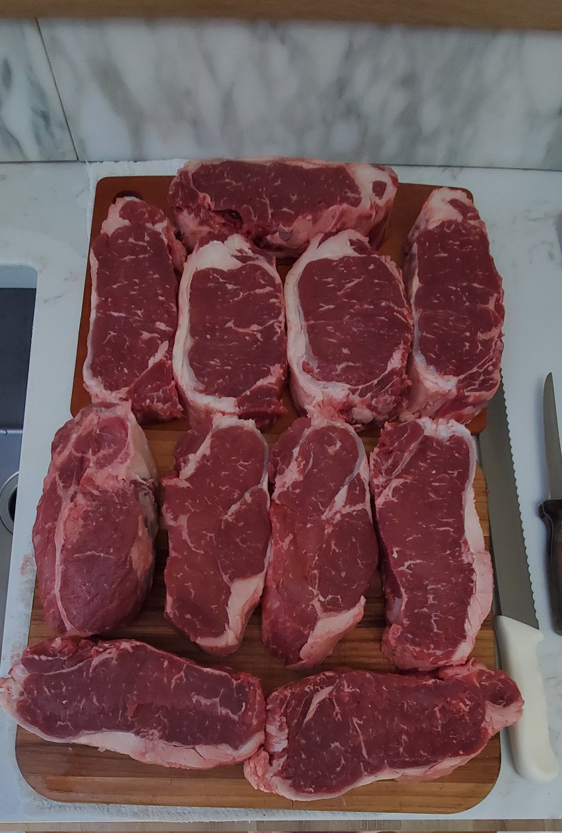 bobthebuilder4u's tweet photo. Cutting up some #NewYorkStrips. How thick do you guys want your steak? #GrillPrep #ChoiceBeef https://t.co/2xEmiOFSkW