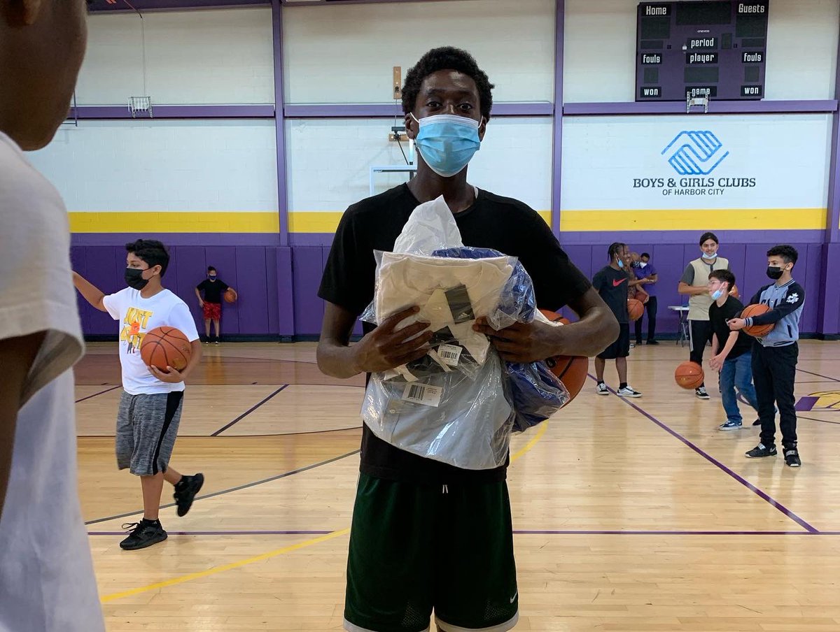TheNHSBA's tweet photo. Our LA Shooting Challenge was a blast! Thank you to all our participants, interns, and staff for a great event. Congratulations to our winners! 🏀‼️ https://t.co/L4XDJgsBhN