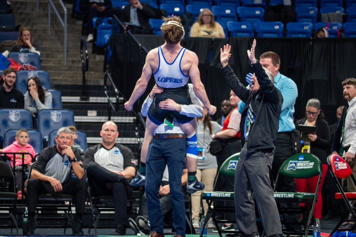 BraydenWills's tweet photo. Lopers have clinched the Division 2 National Title!! Still have more placement matches and the finals tonight, not done yet!🏆🏆 https://t.co/47Qh44zHu4