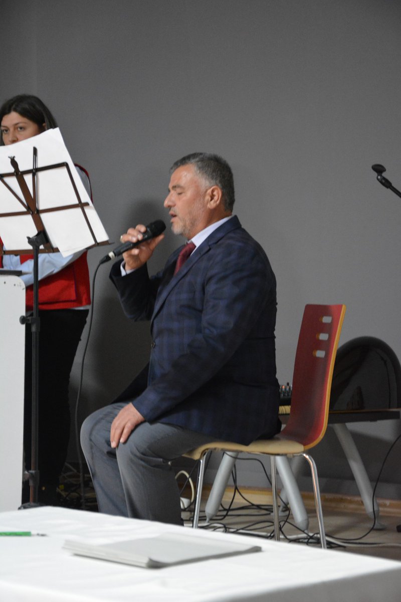 GSB_Nigde's tweet photo. İstiklal Marşımızın TBMM 'de kabulünün 101. Yılının anısına ;

Milli ��airimiz Mehmet Akif Ersoy ve Tüm Şehitlerimizin ruhu için Kuran-ı Kerim okuyarak, dualar ettik🤲

Ardından Gençlerimizle sergimizde birbirinden güzel eserlerimizi ziyaret ettik🇹🇷

#MehmetAkifErsoy
#NigdeGSİM https://t.co/SKIJwif1rd