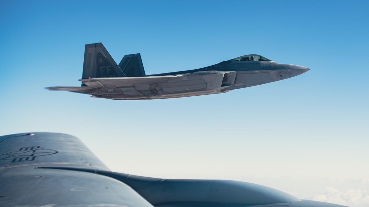 WOFighter_Jets's tweet photo. F-22 Raptor🖤

#usaf #f22 #raptor #airforce #fighter #jet https://t.co/Oz835npekn